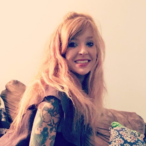 Meet your Posher, Melissa - Picture 4 of 8